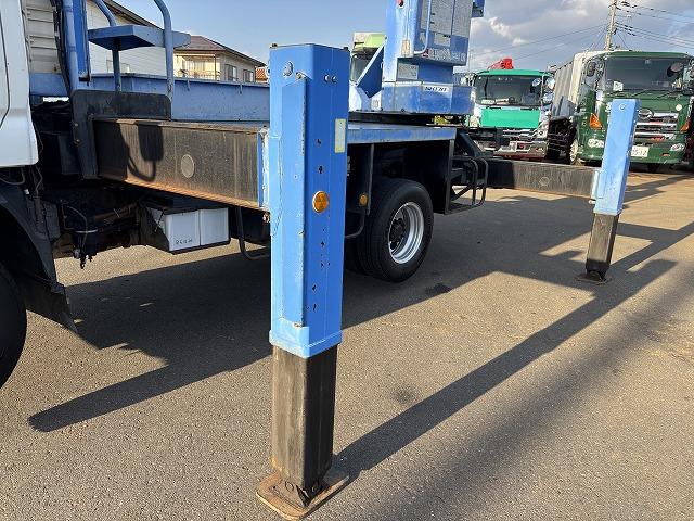 デュトロ 　高所作業車　上物アイチ製　上物型式ＳＫ１７Ａ　地上高１７．１ｍ　Ｈ型ジャッキ　鉄バケット　首振りバケット　アワーメーター２２５７ｈ　走行２．６万ｋｍ　５速ミッション（36枚目）