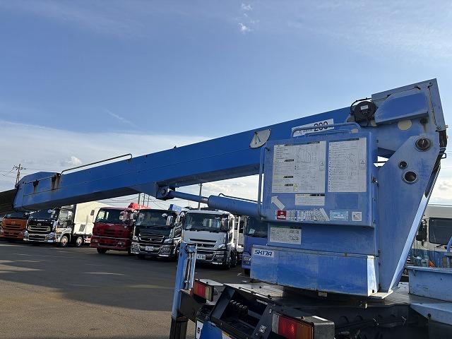 デュトロ 　高所作業車　上物アイチ製　上物型式ＳＫ１７Ａ　地上高１７．１ｍ　Ｈ型ジャッキ　鉄バケット　首振りバケット　アワーメーター２２５７ｈ　走行２．６万ｋｍ　５速ミッション（46枚目）