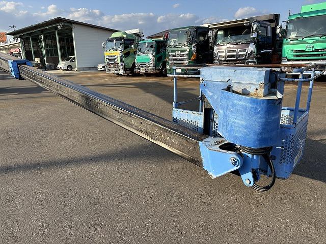 デュトロ 　高所作業車　上物アイチ製　上物型式ＳＫ１７Ａ　地上高１７．１ｍ　Ｈ型ジャッキ　鉄バケット　首振りバケット　アワーメーター２２５７ｈ　走行２．６万ｋｍ　５速ミッション（50枚目）