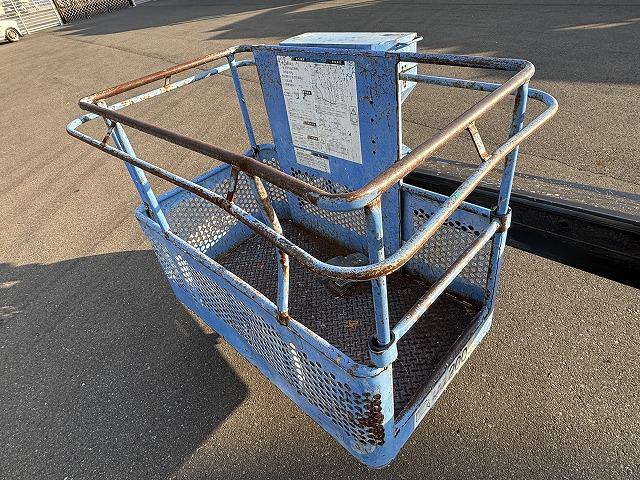 デュトロ 　高所作業車　上物アイチ製　上物型式ＳＫ１７Ａ　地上高１７．１ｍ　Ｈ型ジャッキ　鉄バケット　首振りバケット　アワーメーター２２５７ｈ　走行２．６万ｋｍ　５速ミッション（54枚目）