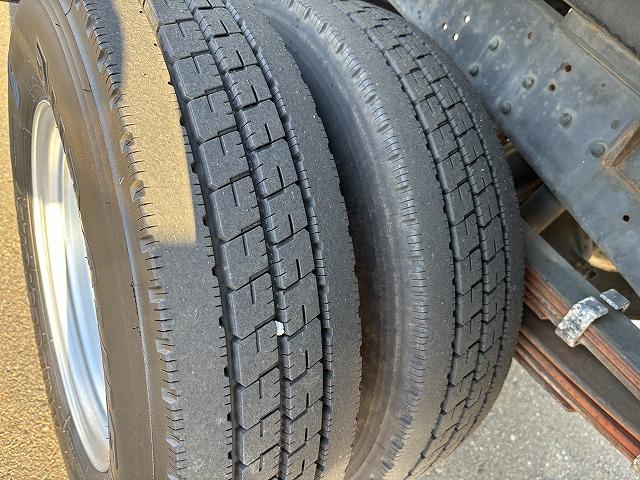 デュトロ 　高所作業車　上物アイチ製　上物型式ＳＫ１７Ａ　地上高１７．１ｍ　Ｈ型ジャッキ　鉄バケット　首振りバケット　アワーメーター２２５７ｈ　走行２．６万ｋｍ　５速ミッション（68枚目）