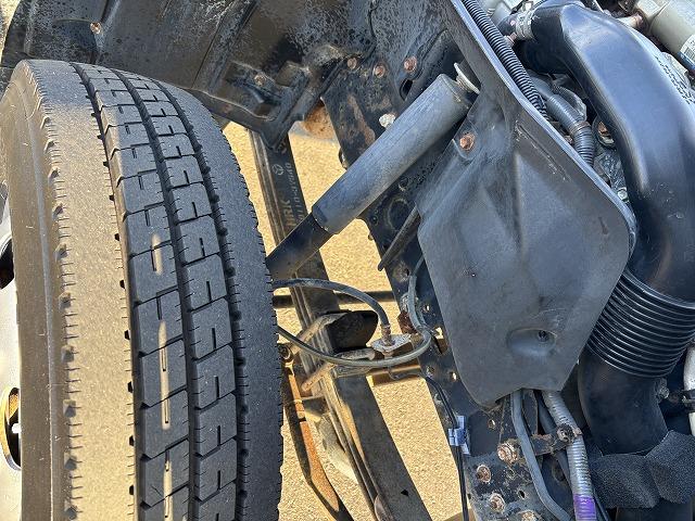 デュトロ 　高所作業車　上物アイチ製　上物型式ＳＫ１７Ａ　地上高１７．１ｍ　Ｈ型ジャッキ　鉄バケット　首振りバケット　アワーメーター２２５７ｈ　走行２．６万ｋｍ　５速ミッション（69枚目）