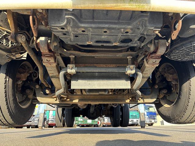 デュトロ 　高所作業車　上物アイチ製　上物型式ＳＫ１７Ａ　地上高１７．１ｍ　Ｈ型ジャッキ　鉄バケット　首振りバケット　アワーメーター２２５７ｈ　走行２．６万ｋｍ　５速ミッション（76枚目）