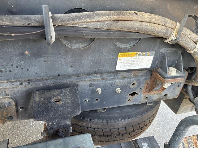 デュトロ 　高所作業車　上物アイチ製　上物型式ＳＫ１７Ａ　地上高１７．１ｍ　Ｈ型ジャッキ　鉄バケット　首振りバケット　アワーメーター２２５７ｈ　走行２．６万ｋｍ　５速ミッション（77枚目）