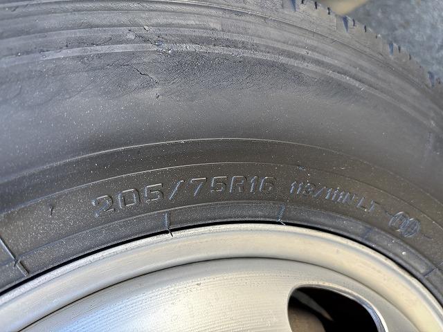 エルフトラック ローダーダンプ 上物花見台製 積載3t 荷台寸法306×160×36 荷台床鉄板張り アオリ3方開 シートキャリア付 150馬力 6速ミッション 走行8.6万km(59枚目)