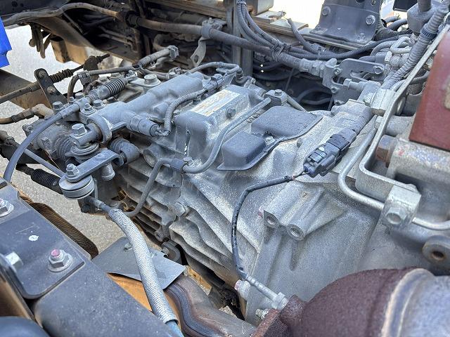 ヒノレンジャー 　クレーン付アルミブロック平　上物タダノ製　４段ブーム　ラジコン（無線）　フックイン　２．９ｔ吊り　角足＆差し違いアウトリガー　荷台寸法５５０ｘ２２１ｘ４０　荷台床板張り　積載２ｔ　引き出しフック８対（64枚目）