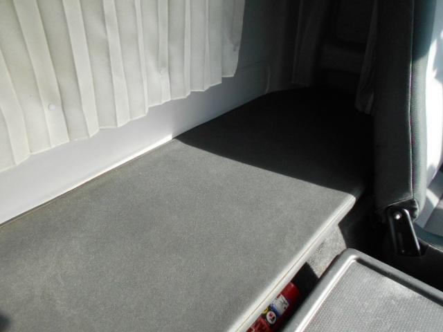 ヒノレンジャー 　冷蔵冷凍ウイング　上物東プレ製　－３０℃設定　積載２．３ｔ　ワイドボディ　荷台寸法６２２×２３８×２２０　荷台床アルミ縞板　ラッシングレール２段　内フック５対　アオリ開閉サポート　走行６６万ｋｍ（12枚目）