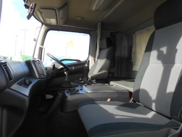 ヒノレンジャー 　冷蔵冷凍ウイング　上物東プレ製　－３０℃設定　積載２．３ｔ　ワイドボディ　荷台寸法６２２×２３８×２２０　荷台床アルミ縞板　ラッシングレール２段　内フック５対　アオリ開閉サポート　走行６６万ｋｍ（14枚目）