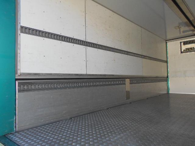 ヒノレンジャー 　冷蔵冷凍ウイング　上物東プレ製　－３０℃設定　積載２．３ｔ　ワイドボディ　荷台寸法６２２×２３８×２２０　荷台床アルミ縞板　ラッシングレール２段　内フック５対　アオリ開閉サポート　走行６６万ｋｍ（23枚目）