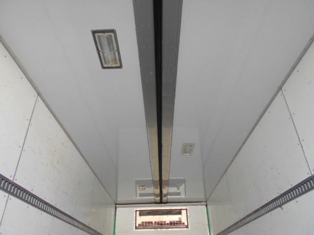 ヒノレンジャー 　冷蔵冷凍ウイング　上物東プレ製　－３０℃設定　積載２．３ｔ　ワイドボディ　荷台寸法６２２×２３８×２２０　荷台床アルミ縞板　ラッシングレール２段　内フック５対　アオリ開閉サポート　走行６６万ｋｍ（24枚目）