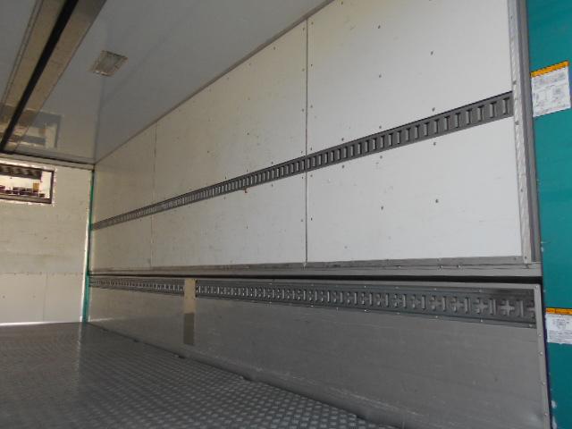 ヒノレンジャー 　冷蔵冷凍ウイング　上物東プレ製　－３０℃設定　積載２．３ｔ　ワイドボディ　荷台寸法６２２×２３８×２２０　荷台床アルミ縞板　ラッシングレール２段　内フック５対　アオリ開閉サポート　走行６６万ｋｍ（26枚目）