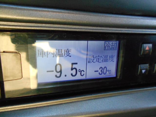 ヒノレンジャー 　冷蔵冷凍ウイング　上物東プレ製　－３０℃設定　積載２．３ｔ　ワイドボディ　荷台寸法６２２×２３８×２２０　荷台床アルミ縞板　ラッシングレール２段　内フック５対　アオリ開閉サポート　走行６６万ｋｍ（37枚目）