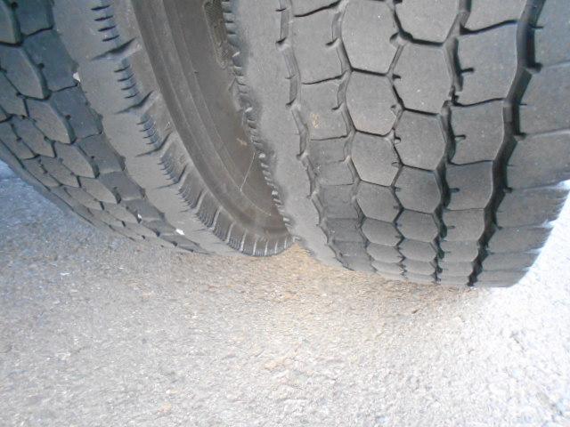 ヒノレンジャー 　冷蔵冷凍ウイング　上物東プレ製　－３０℃設定　積載２．３ｔ　ワイドボディ　荷台寸法６２２×２３８×２２０　荷台床アルミ縞板　ラッシングレール２段　内フック５対　アオリ開閉サポート　走行６６万ｋｍ（46枚目）