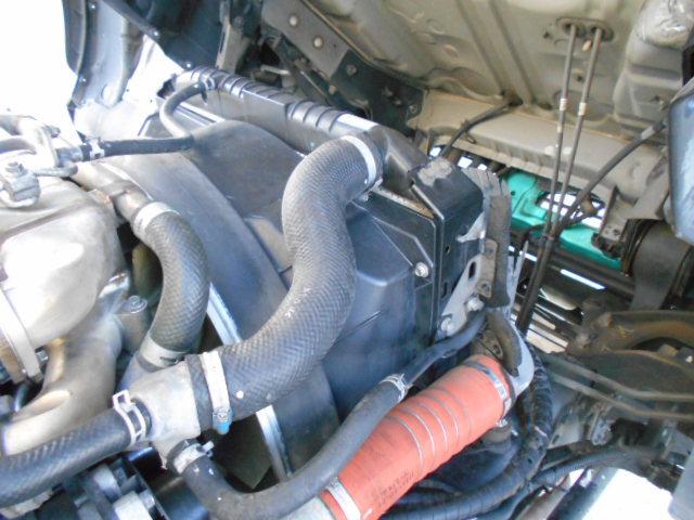 ヒノレンジャー 　冷蔵冷凍ウイング　上物東プレ製　－３０℃設定　積載２．３ｔ　ワイドボディ　荷台寸法６２２×２３８×２２０　荷台床アルミ縞板　ラッシングレール２段　内フック５対　アオリ開閉サポート　走行６６万ｋｍ（54枚目）