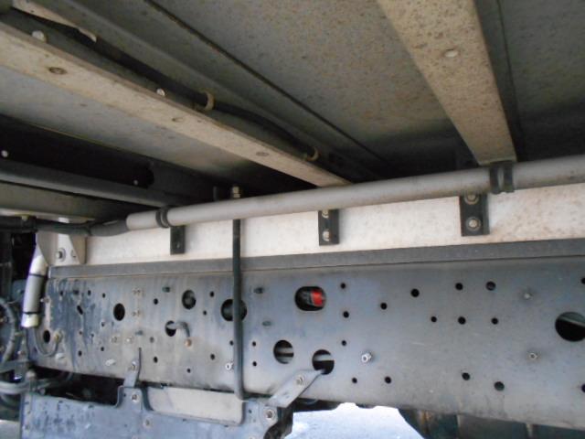 ヒノレンジャー 　冷蔵冷凍ウイング　上物東プレ製　－３０℃設定　積載２．３ｔ　ワイドボディ　荷台寸法６２２×２３８×２２０　荷台床アルミ縞板　ラッシングレール２段　内フック５対　アオリ開閉サポート　走行６６万ｋｍ（59枚目）