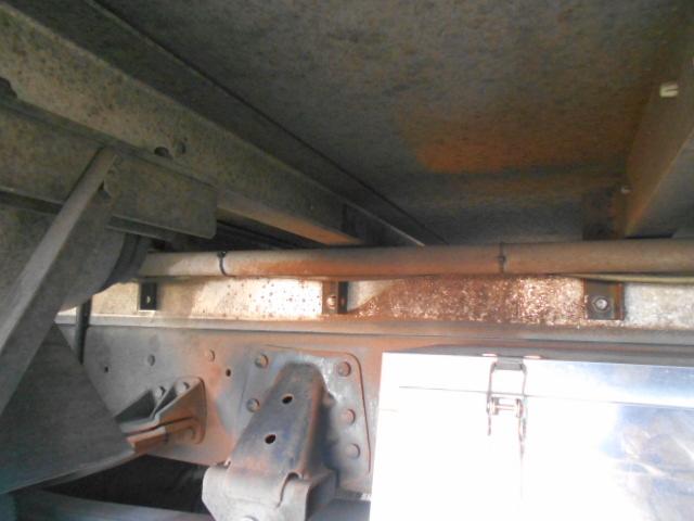 ヒノレンジャー 　冷蔵冷凍ウイング　上物東プレ製　－３０℃設定　積載２．３ｔ　ワイドボディ　荷台寸法６２２×２３８×２２０　荷台床アルミ縞板　ラッシングレール２段　内フック５対　アオリ開閉サポート　走行６６万ｋｍ（70枚目）