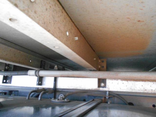 ヒノレンジャー 　冷蔵冷凍ウイング　上物東プレ製　－３０℃設定　積載２．３ｔ　ワイドボディ　荷台寸法６２２×２３８×２２０　荷台床アルミ縞板　ラッシングレール２段　内フック５対　アオリ開閉サポート　走行６６万ｋｍ（72枚目）