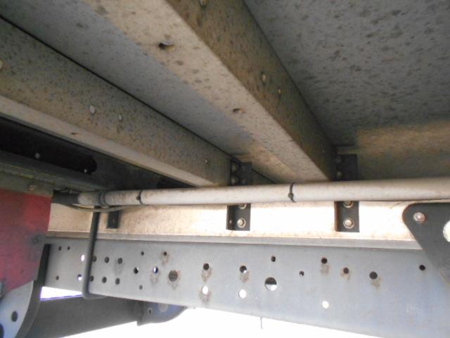 ヒノレンジャー 　冷蔵冷凍ウイング　上物東プレ製　－３０℃設定　積載２．３ｔ　ワイドボディ　荷台寸法６２２×２３８×２２０　荷台床アルミ縞板　ラッシングレール２段　内フック５対　アオリ開閉サポート　走行６６万ｋｍ（73枚目）