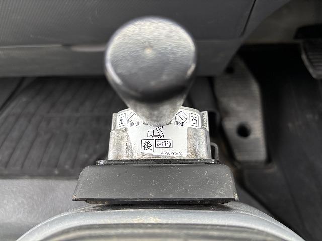 フォワード 　３転ダンプ　上物極東開発製　積載３．４５ｔ　荷台寸法３４１×２０６×３１　右側電動サイドゲート付　コボレーン付　走行７．４万ｋｍ　６速ミッション（17枚目）