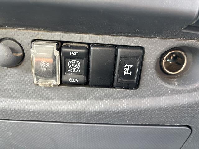 フォワード 　３転ダンプ　上物極東開発製　積載３．４５ｔ　荷台寸法３４１×２０６×３１　右側電動サイドゲート付　コボレーン付　走行７．４万ｋｍ　６速ミッション（19枚目）