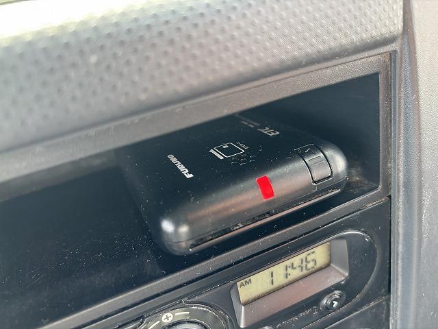 フォワード 　３転ダンプ　上物極東開発製　積載３．４５ｔ　荷台寸法３４１×２０６×３１　右側電動サイドゲート付　コボレーン付　走行７．４万ｋｍ　６速ミッション（21枚目）