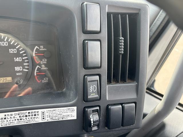 フォワード 　３転ダンプ　上物極東開発製　積載３．４５ｔ　荷台寸法３４１×２０６×３１　右側電動サイドゲート付　コボレーン付　走行７．４万ｋｍ　６速ミッション（24枚目）