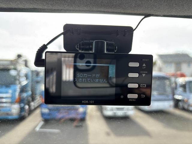 フォワード 　３転ダンプ　上物極東開発製　積載３．４５ｔ　荷台寸法３４１×２０６×３１　右側電動サイドゲート付　コボレーン付　走行７．４万ｋｍ　６速ミッション（26枚目）