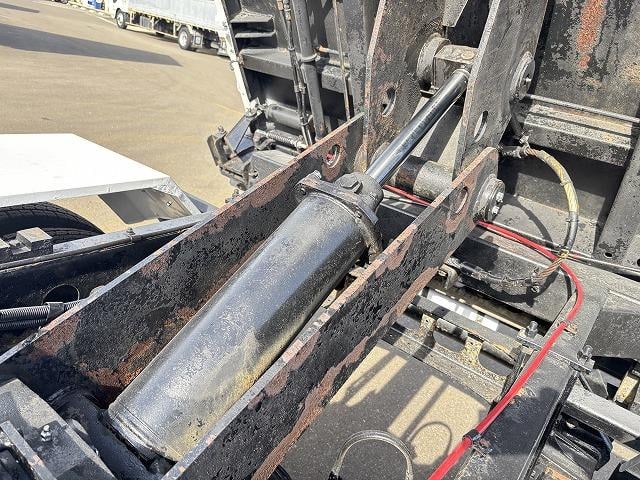 フォワード 　３転ダンプ　上物極東開発製　積載３．４５ｔ　荷台寸法３４１×２０６×３１　右側電動サイドゲート付　コボレーン付　走行７．４万ｋｍ　６速ミッション（34枚目）