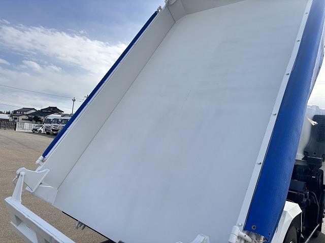 フォワード 　３転ダンプ　上物極東開発製　積載３．４５ｔ　荷台寸法３４１×２０６×３１　右側電動サイドゲート付　コボレーン付　走行７．４万ｋｍ　６速ミッション（37枚目）