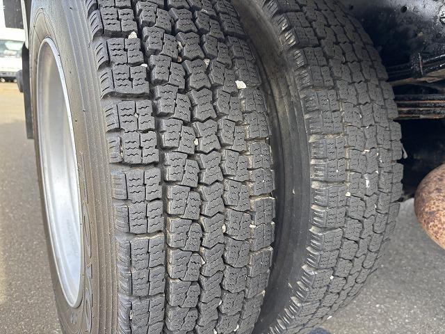 フォワード 　３転ダンプ　上物極東開発製　積載３．４５ｔ　荷台寸法３４１×２０６×３１　右側電動サイドゲート付　コボレーン付　走行７．４万ｋｍ　６速ミッション（57枚目）