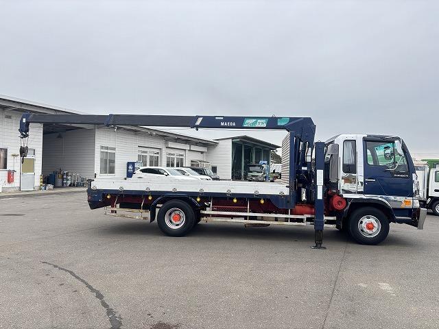 ヒノレンジャー 　クレーン付ハイジャッキ　上物前田製　３段ブーム　２．９ｔ吊り　フックイン　ロングジャッキ　荷台寸法４５９×２１０×１９　荷台床板張り　積載２．５ｔ　フルタイム４ＷＤ♪　生エンジン（10枚目）