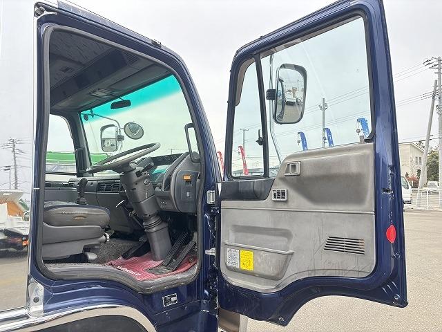 ヒノレンジャー 　クレーン付ハイジャッキ　上物前田製　３段ブーム　２．９ｔ吊り　フックイン　ロングジャッキ　荷台寸法４５９×２１０×１９　荷台床板張り　積載２．５ｔ　フルタイム４ＷＤ♪　生エンジン（14枚目）