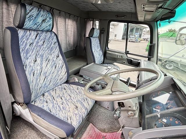 ヒノレンジャー 　クレーン付ハイジャッキ　上物前田製　３段ブーム　２．９ｔ吊り　フックイン　ロングジャッキ　荷台寸法４５９×２１０×１９　荷台床板張り　積載２．５ｔ　フルタイム４ＷＤ♪　生エンジン（15枚目）