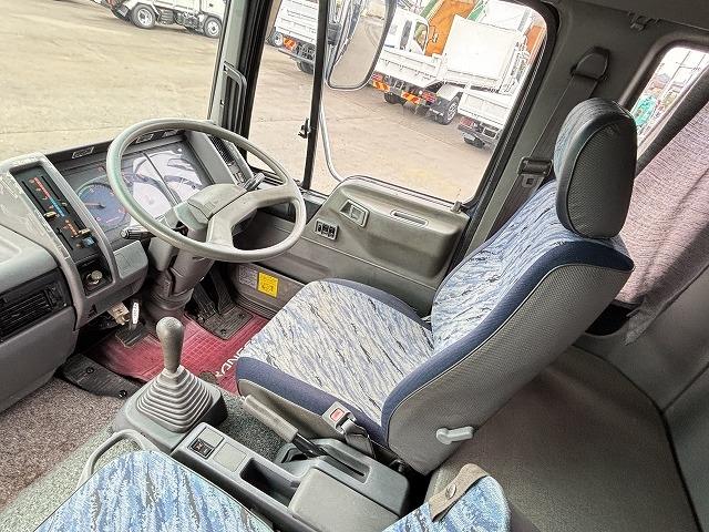 ヒノレンジャー 　クレーン付ハイジャッキ　上物前田製　３段ブーム　２．９ｔ吊り　フックイン　ロングジャッキ　荷台寸法４５９×２１０×１９　荷台床板張り　積載２．５ｔ　フルタイム４ＷＤ♪　生エンジン（16枚目）