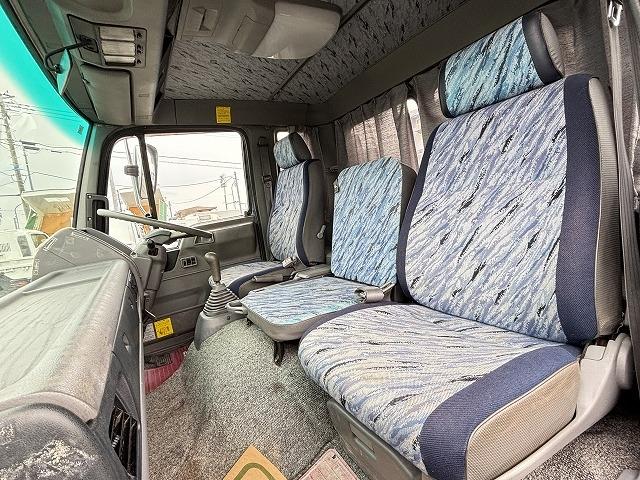 ヒノレンジャー 　クレーン付ハイジャッキ　上物前田製　３段ブーム　２．９ｔ吊り　フックイン　ロングジャッキ　荷台寸法４５９×２１０×１９　荷台床板張り　積載２．５ｔ　フルタイム４ＷＤ♪　生エンジン（17枚目）