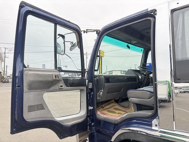 ヒノレンジャー 　クレーン付ハイジャッキ　上物前田製　３段ブーム　２．９ｔ吊り　フックイン　ロングジャッキ　荷台寸法４５９×２１０×１９　荷台床板張り　積載２．５ｔ　フルタイム４ＷＤ♪　生エンジン（18枚目）