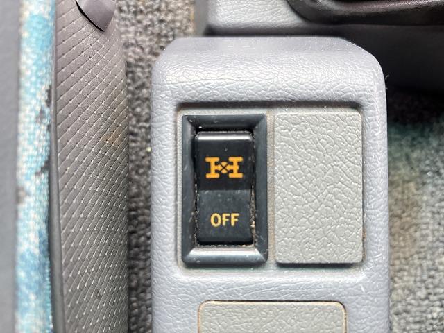 ヒノレンジャー 　クレーン付ハイジャッキ　上物前田製　３段ブーム　２．９ｔ吊り　フックイン　ロングジャッキ　荷台寸法４５９×２１０×１９　荷台床板張り　積載２．５ｔ　フルタイム４ＷＤ♪　生エンジン（22枚目）