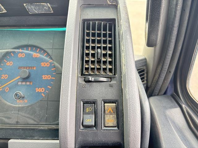 ヒノレンジャー 　クレーン付ハイジャッキ　上物前田製　３段ブーム　２．９ｔ吊り　フックイン　ロングジャッキ　荷台寸法４５９×２１０×１９　荷台床板張り　積載２．５ｔ　フルタイム４ＷＤ♪　生エンジン（25枚目）