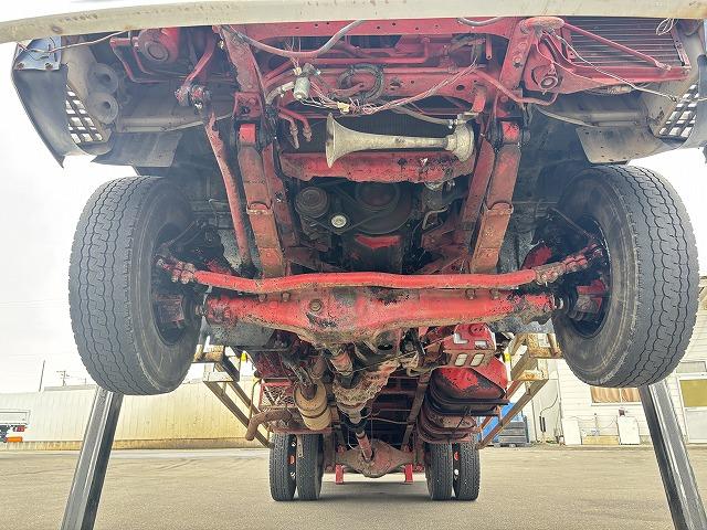 ヒノレンジャー 　クレーン付ハイジャッキ　上物前田製　３段ブーム　２．９ｔ吊り　フックイン　ロングジャッキ　荷台寸法４５９×２１０×１９　荷台床板張り　積載２．５ｔ　フルタイム４ＷＤ♪　生エンジン（72枚目）