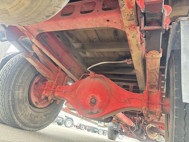 ヒノレンジャー 　クレーン付ハイジャッキ　上物前田製　３段ブーム　２．９ｔ吊り　フックイン　ロングジャッキ　荷台寸法４５９×２１０×１９　荷台床板張り　積載２．５ｔ　フルタイム４ＷＤ♪　生エンジン（74枚目）