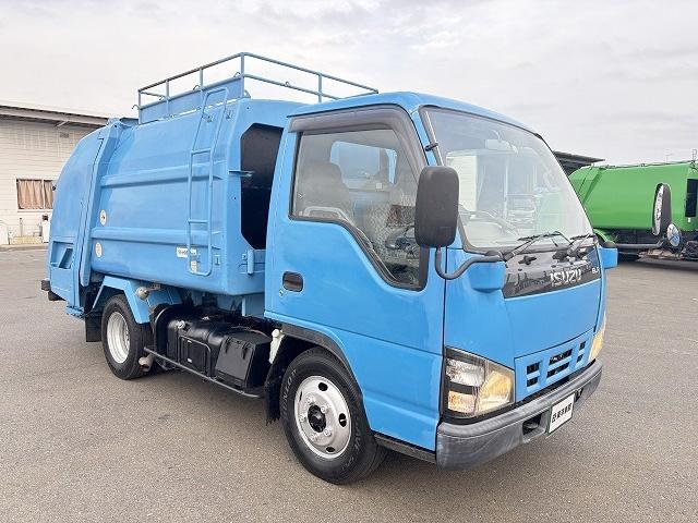 エルフトラック 塵芥車/パッカー車 プレス式 上物新明和製 容量4.2立米 積載2t 連続スイッチ 汚水タンク 走行7.8万km 5速ミッション(7枚目)