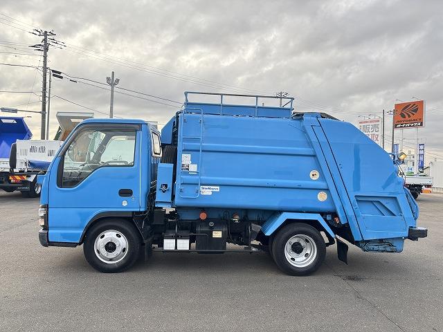 エルフトラック 塵芥車/パッカー車 プレス式 上物新明和製 容量4.2立米 積載2t 連続スイッチ 汚水タンク 走行7.8万km 5速ミッション(10枚目)