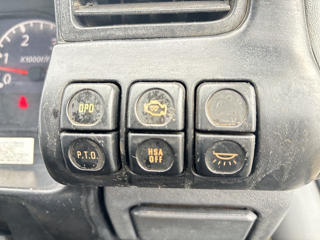 エルフトラック 塵芥車/パッカー車 プレス式 上物新明和製 容量4.2立米 積載2t 連続スイッチ 汚水タンク 走行7.8万km 5速ミッション(23枚目)