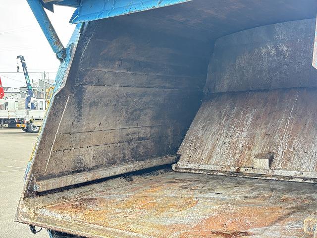 エルフトラック 塵芥車/パッカー車 プレス式 上物新明和製 容量4.2立米 積載2t 連続スイッチ 汚水タンク 走行7.8万km 5速ミッション(29枚目)