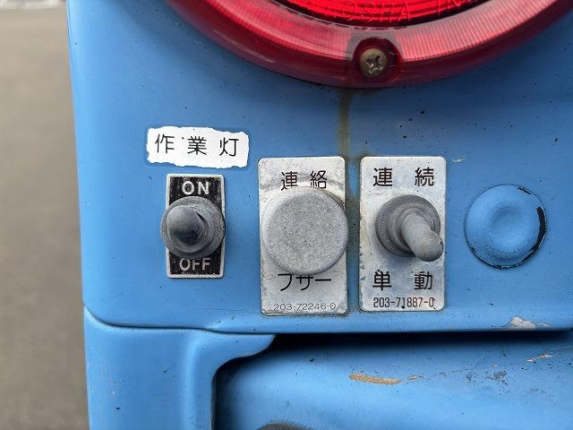 エルフトラック 塵芥車/パッカー車 プレス式 上物新明和製 容量4.2立米 積載2t 連続スイッチ 汚水タンク 走行7.8万km 5速ミッション(34枚目)