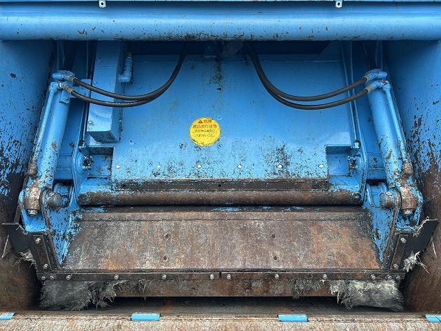 エルフトラック 塵芥車/パッカー車 プレス式 上物新明和製 容量4.2立米 積載2t 連続スイッチ 汚水タンク 走行7.8万km 5速ミッション(45枚目)