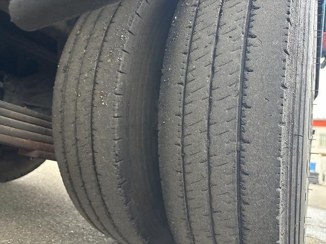 エルフトラック 塵芥車/パッカー車 プレス式 上物新明和製 容量4.2立米 積載2t 連続スイッチ 汚水タンク 走行7.8万km 5速ミッション(57枚目)