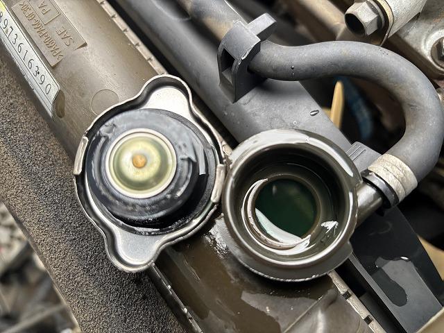 エルフトラック 塵芥車/パッカー車 プレス式 上物新明和製 容量4.2立米 積載2t 連続スイッチ 汚水タンク 走行7.8万km 5速ミッション(63枚目)