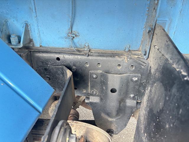 エルフトラック 塵芥車/パッカー車 プレス式 上物新明和製 容量4.2立米 積載2t 連続スイッチ 汚水タンク 走行7.8万km 5速ミッション(72枚目)