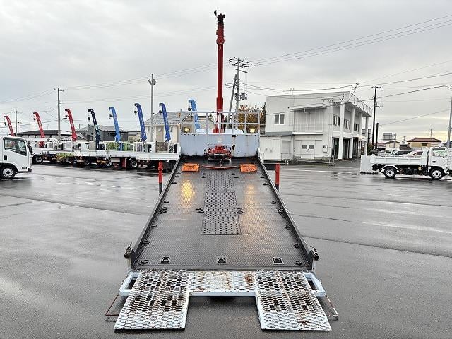 ヒノレンジャー 　クレーン付セルフローダー　上物古河ユニック　４段ブーム　ラジコン（無線）　フックイン　２．９ｔ吊　角足＆差し違いアウトリガー　積載１．６５ｔ　荷台寸法５６４×２１０×９　荷台床鉄板張り　スライドボディ（13枚目）